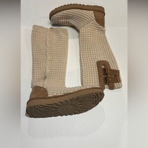 UGG Kids Tall Knit Boots Cream withTan Accents size 7 cozy comfortable boot